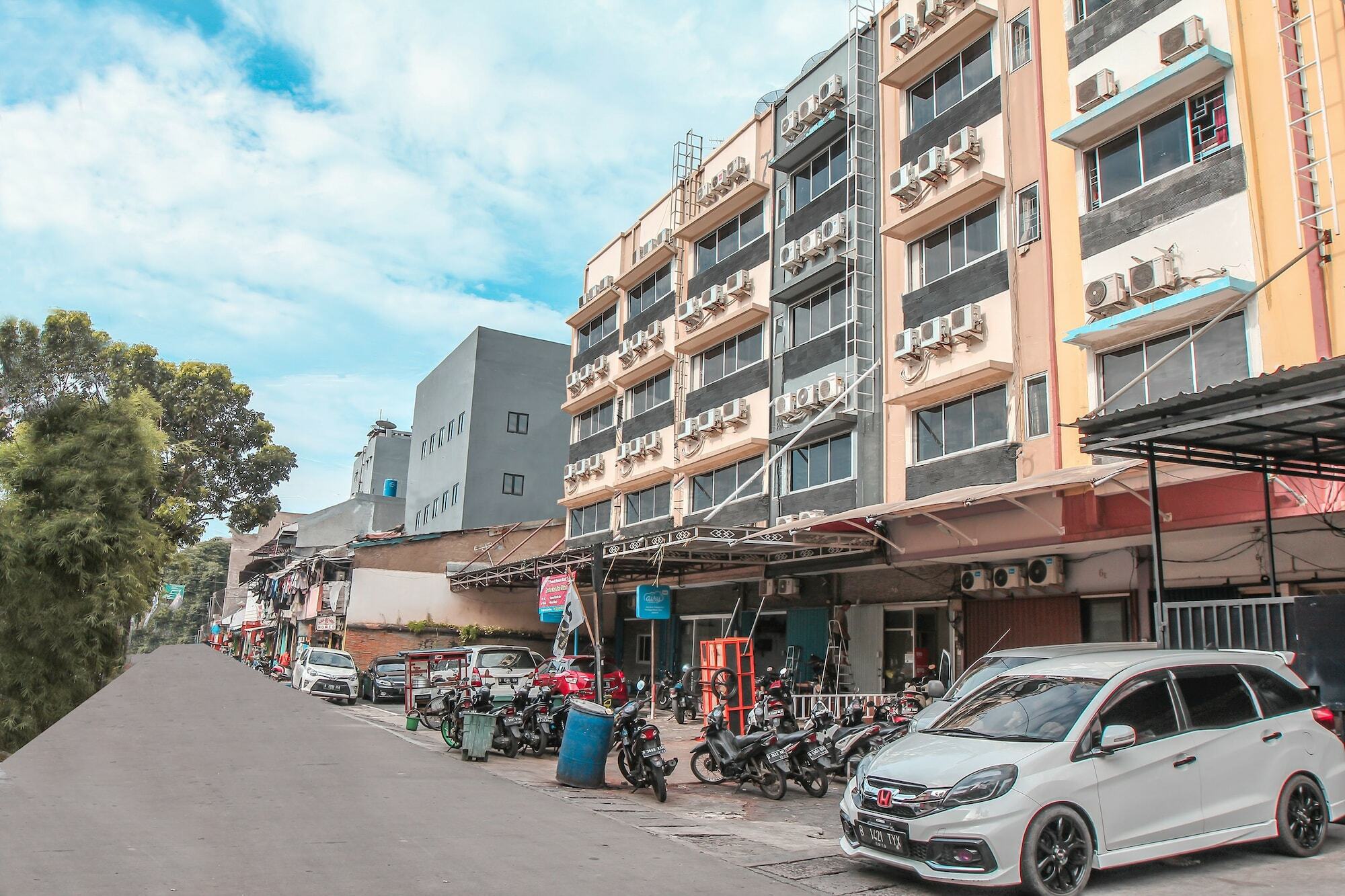 Oyo 383 Env Residence จาการ์ตา ภายนอก รูปภาพ